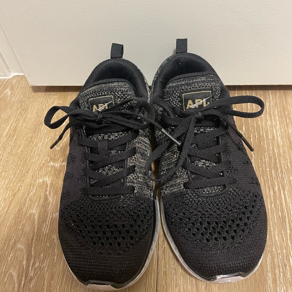 APL women’s sneakers size 6